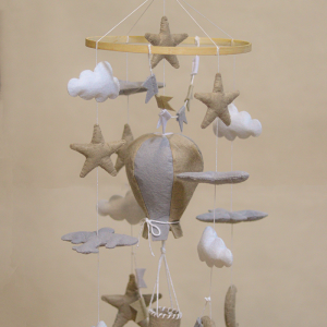 Mobile balão de ar quente e aviões