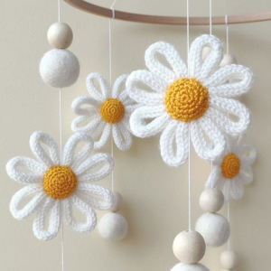 Mobile Flores Margaridas em tricotin