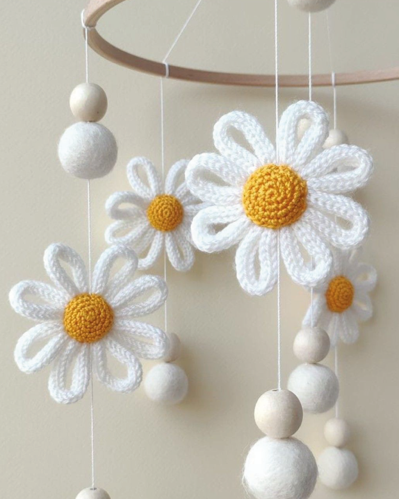 Mobile Flores Margaridas em tricotin